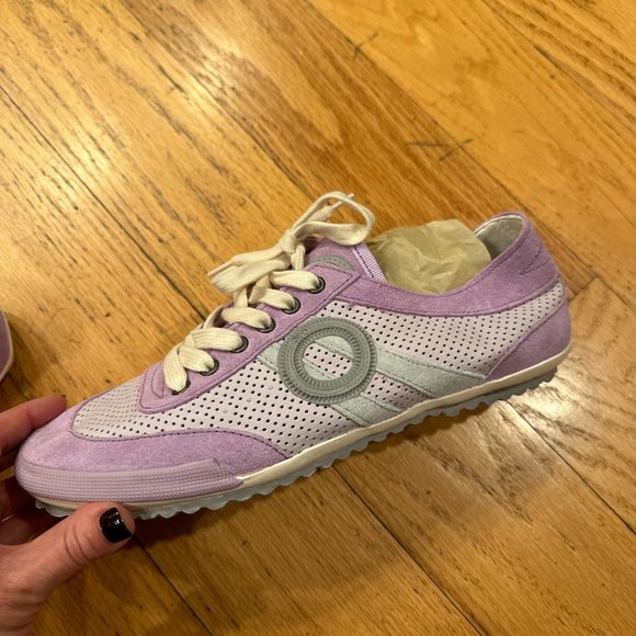 Aro Sneaker in Size 41 NEW NEVER WORN. - Picture 3 of 8